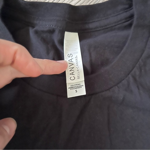 🔥SALE- any 4/$20. Black Graphic T-Shirt with White Text - Picture 2 of 4